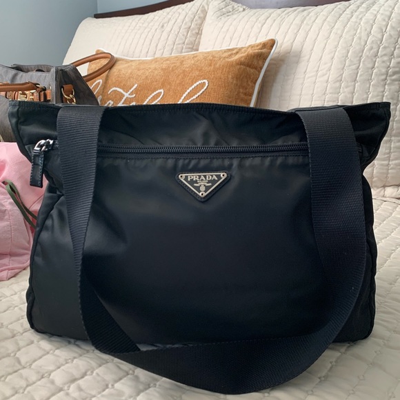 🔥 PRADA Tote 🔥